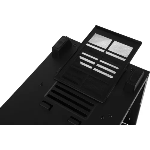 Корпус Gigabyte AORUS C300 GB-AC300G черный без БП ATX 4x120mm 4x140mm 2xUSB3.0 audio bott PSU