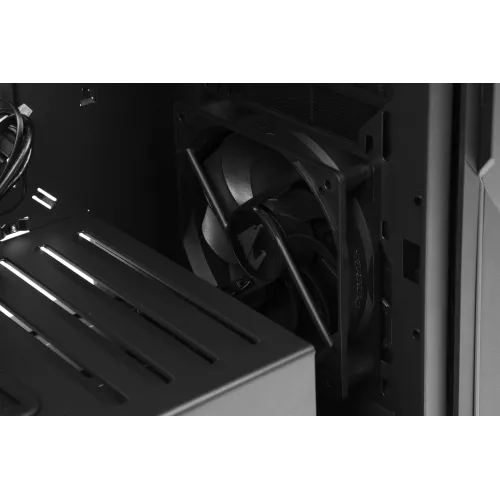 Корпус Gigabyte AORUS C300 GB-AC300G черный без БП ATX 4x120mm 4x140mm 2xUSB3.0 audio bott PSU