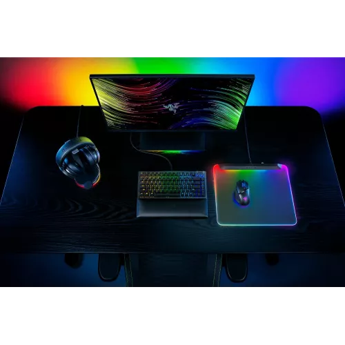 Коврик для мыши Razer V2 Pro черный/зеленый 278x360x4.6мм (RZ02-04920100-R3M1)