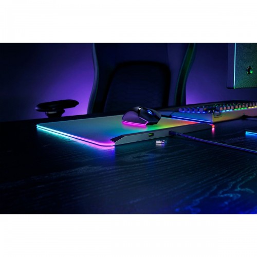 Коврик для мыши Razer V2 Pro черный/зеленый 278x360x4.6мм (RZ02-04920100-R3M1)