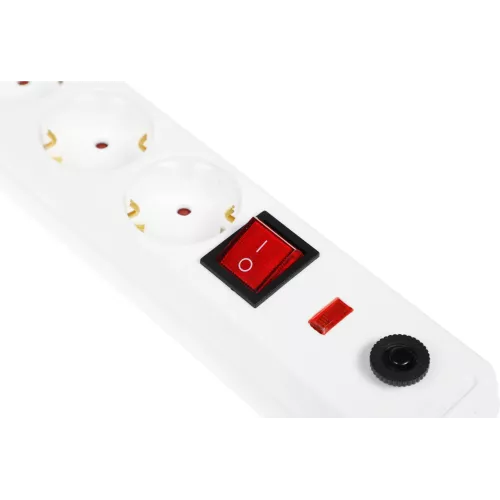 Сетевой фильтр IEK СФ-05К 1.5м (5 розеток) белый (коробка)