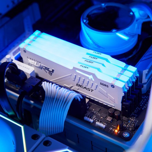 Память оперативная/ Kingston 16GB 6400MT/s DDR5 CL32 DIMM FURY Beast White RGB EXPO Kingston