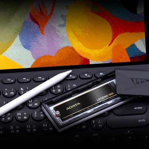 Твердотельный накопитель/ ADATA SSD LEGEND 960, 2000GB, M.2(22x80mm), NVMe 1.4, PCIe 4.0 x4, 3D NAND, R/W 7400/6800MB/s, IOPs 750 000/630 000, DRAM buffer 2000MB, TBW 1560, DWPD 0.43, with Heat Spreader (5 лет) ADATA